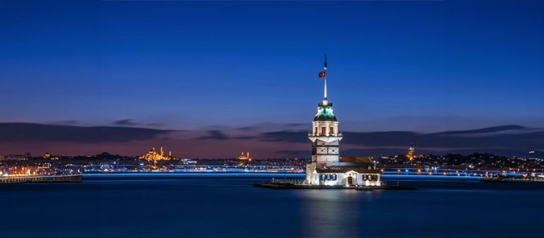 İKİ YAKASI BİR ARAYA GELMEYEN KENT: İSTANBUL